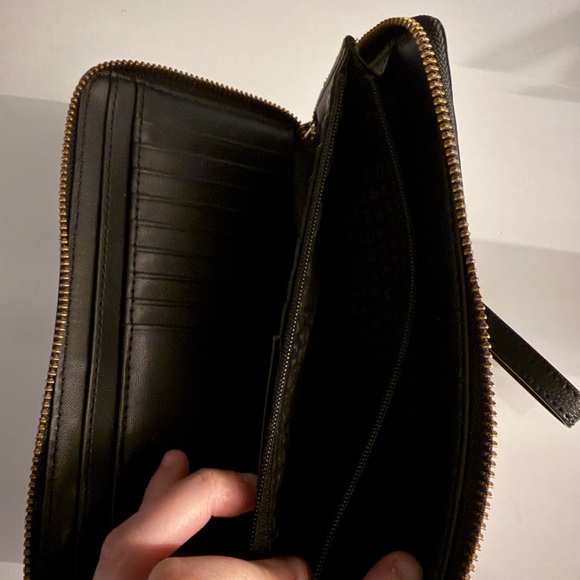 Kate Spade Black Large Wallet - Picture 6 of 7
